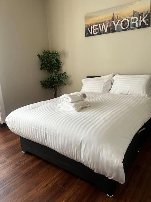 אדינבורו One Bedroom Apartment In Gorgie With New Central Heating System מראה חיצוני תמונה