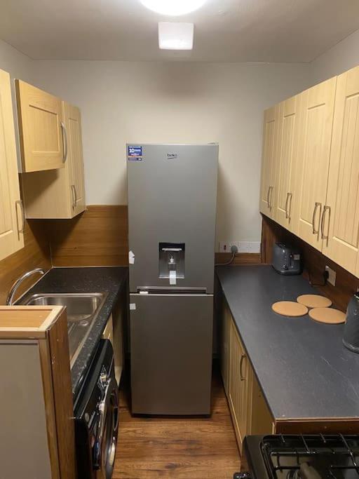 אדינבורו One Bedroom Apartment In Gorgie With New Central Heating System מראה חיצוני תמונה
